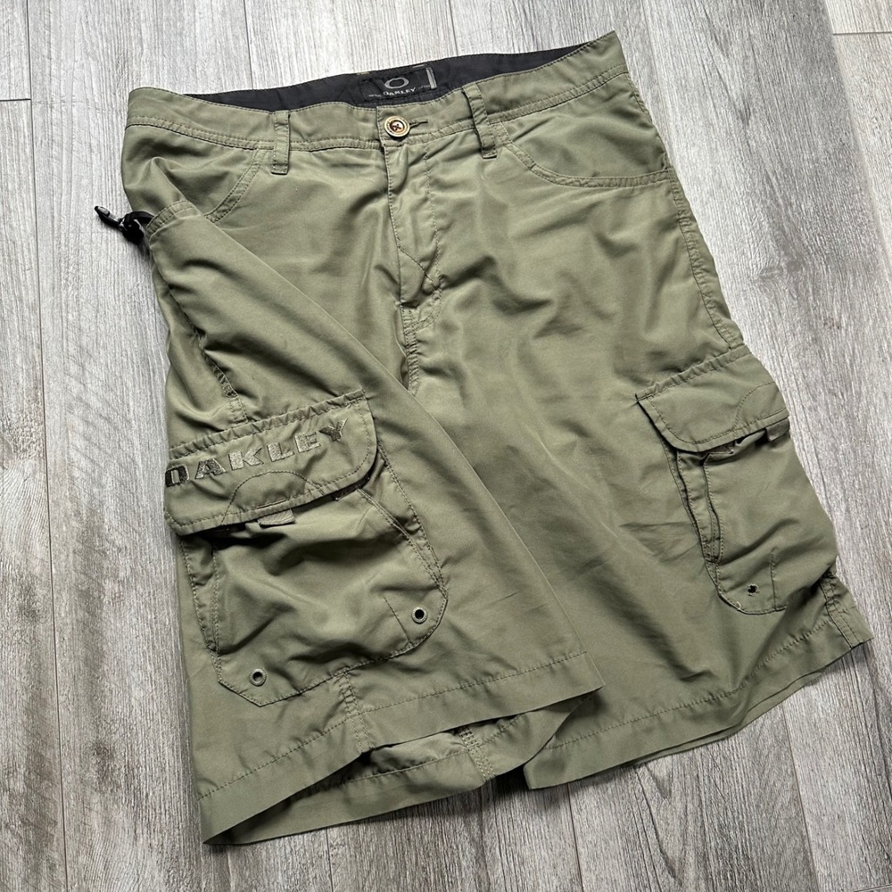 Vintage baggy Y2K Oakley Olive Green Cargo Shorts Men's W33 Loose Fit